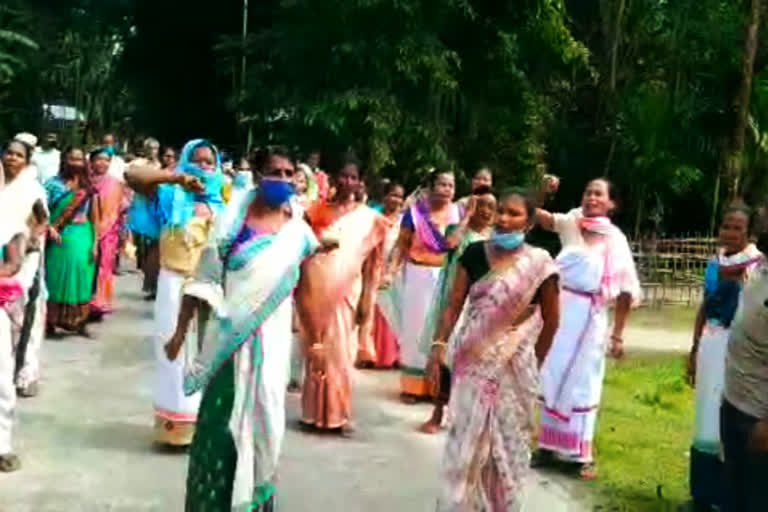 উত্তৰ লালুক গাঁও পঞ্চায়তত বিজেপি কৰ্মীৰ প্ৰতিবাদ