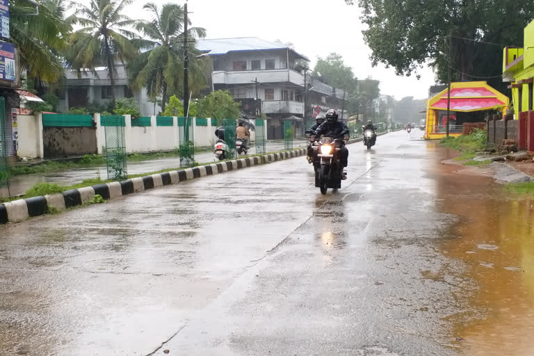 Heavy Rain fall in karavara