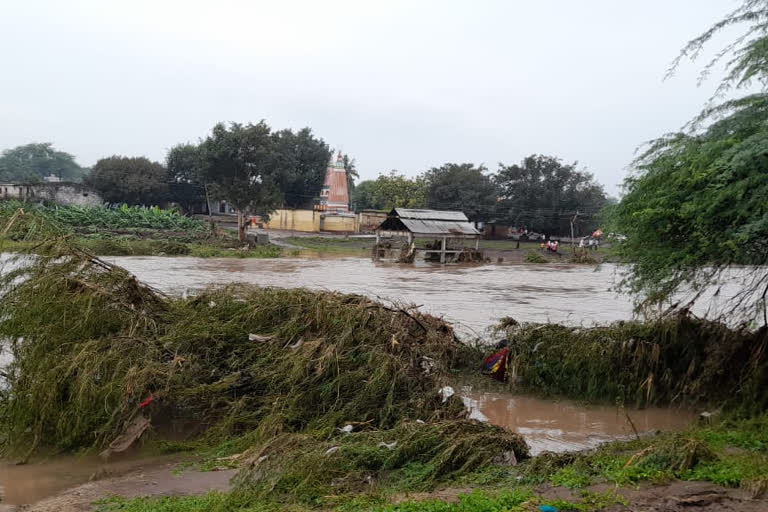 one crore loss of msedcl in solapur district due to heavy rainfall