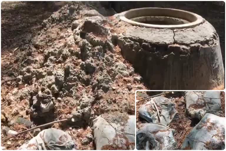 sewer-line-caps-open-dirt-not-removed-even-after-21-days-in-pari-chowk