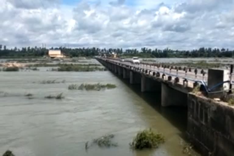 tungabadra reservoir water flow decreased