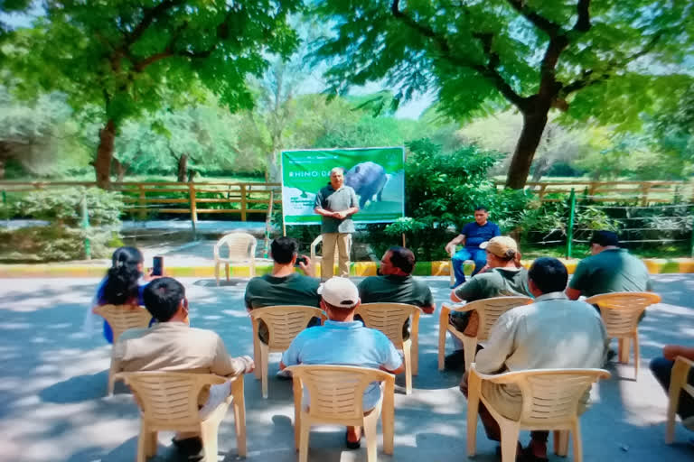 keepers talk organized at delhi zoo