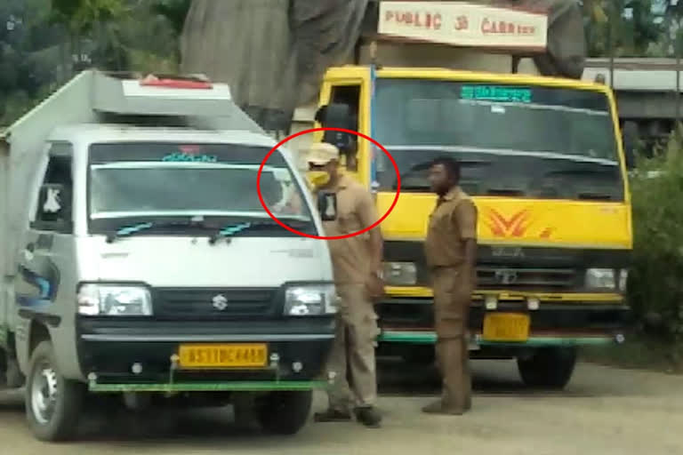 নাকা চেকিঙৰ নামত প্ৰতিখন ট্ৰাকৰ পৰা টকা সংগ্ৰহ ধলাই আৰক্ষীৰ