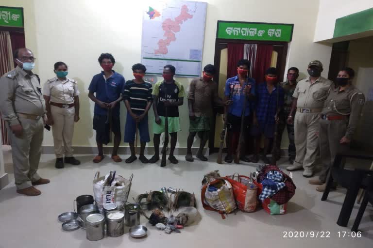 Six guns, explosives sized and four Hunters were arrested from Shimlapal