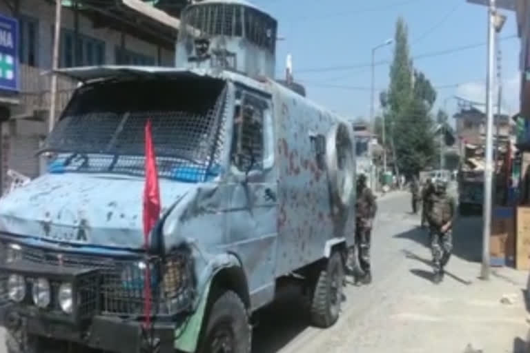 Militants attack security forces in Pulwama, no loss of life or injury