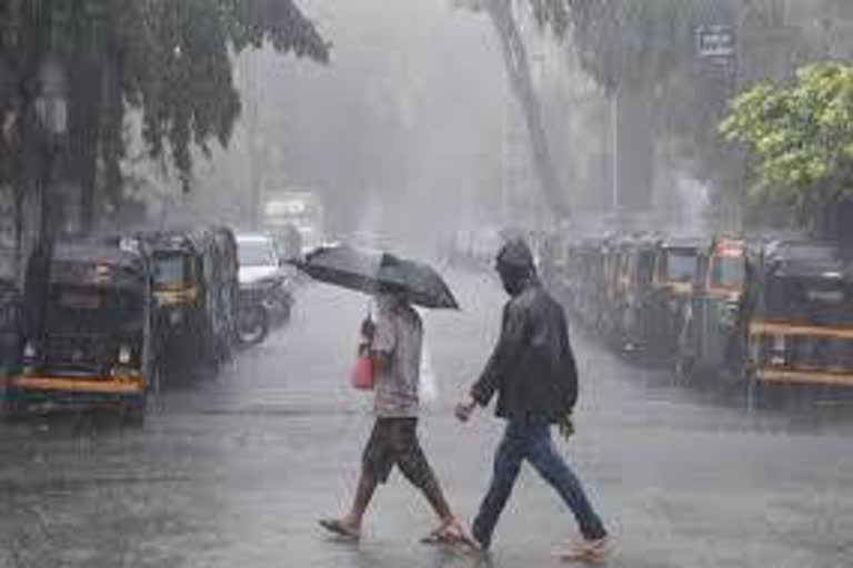 Rain in Mumbai: Two security guards drown in flooded lift  Rain in Mumbai  മുംബൈയിൽ കനത്ത മഴ  ലിഫ്‌റ്റിനുള്ളിൽ വെള്ളം കയറി  രണ്ട്‌ സെക്യൂരിറ്റി ഗാർഡുകൾ മരിച്ചു