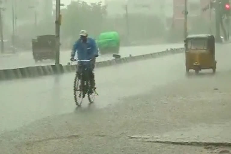 amaravathi weather center said upcoming two days fall rains in andhrapradhesh