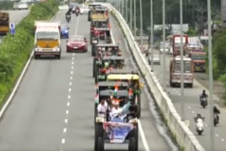 tractor strike  Palakkad district  against the agriculture bill  പാലക്കാട് ജില്ല  ട്രാക്ടർ സമരം സംഘടിപ്പിച്ചു