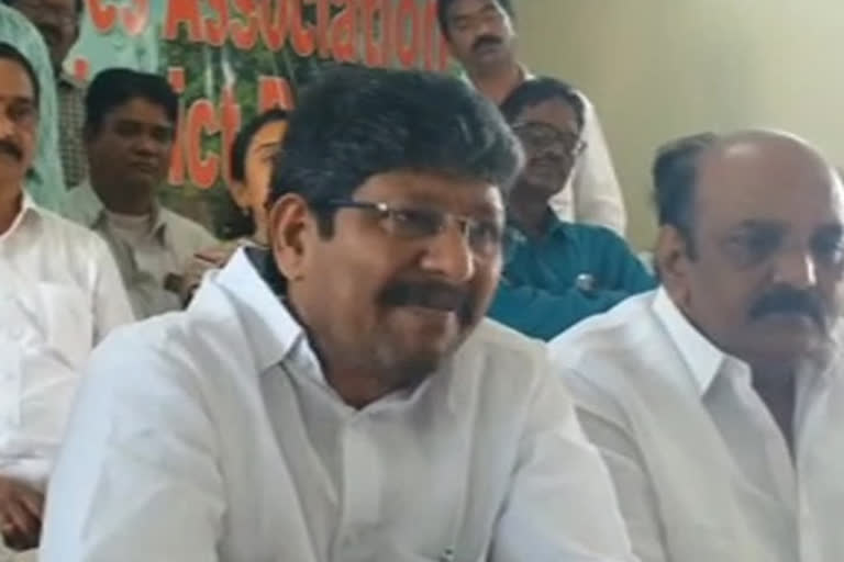 Revenue Employees association meet deputy cm krishnadas