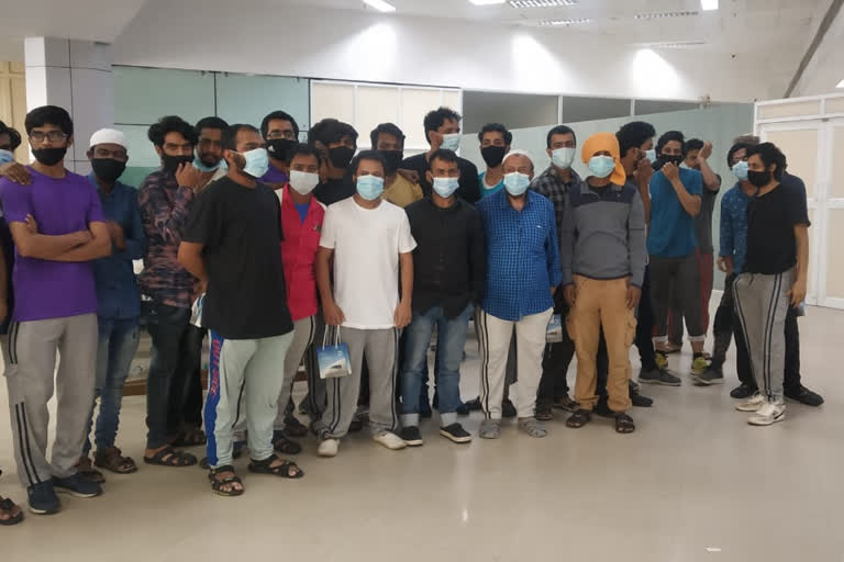 32 kannadiga's return from Saudi Arabia