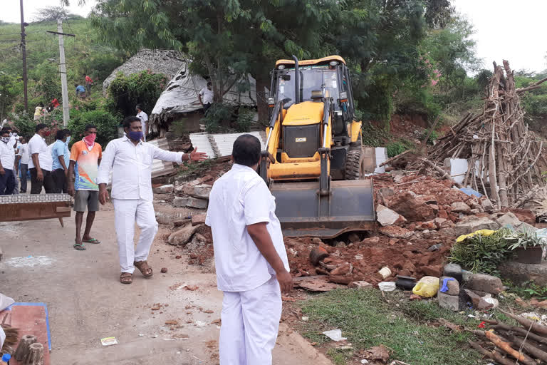 Removed of encroachments on temple lands at Bhimunipatnam