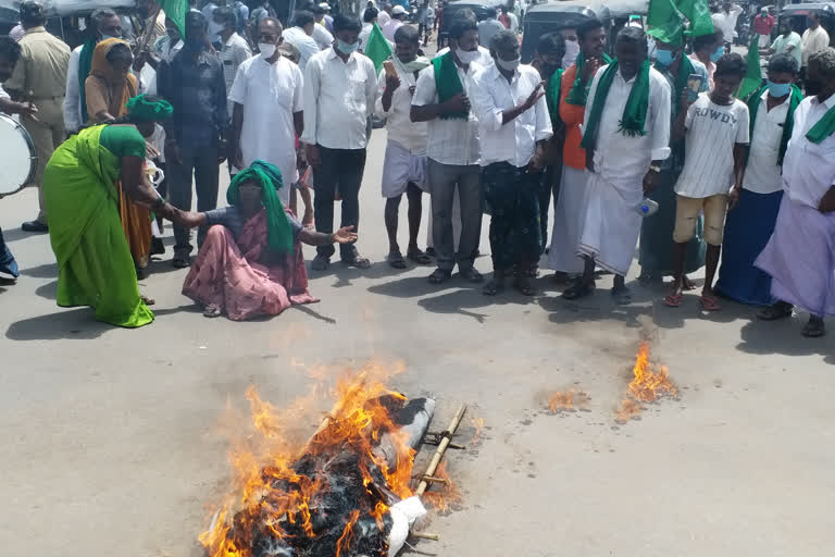 ballary-farmers-protest-against-govt