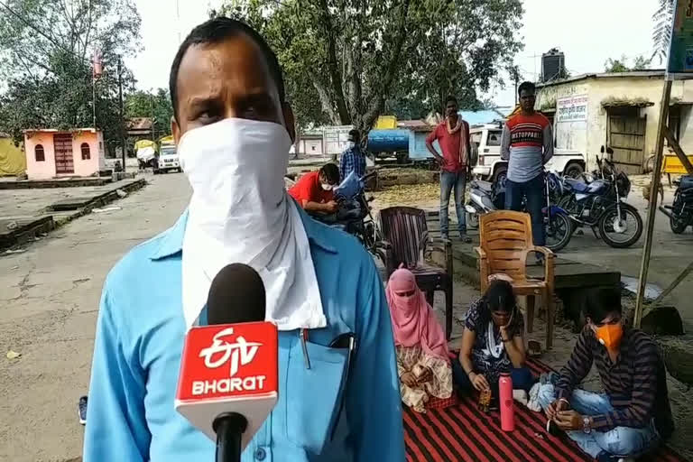 Market employees on strike