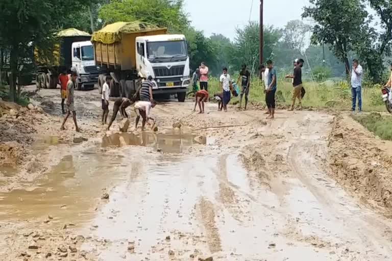 poor conditions of roads in korba