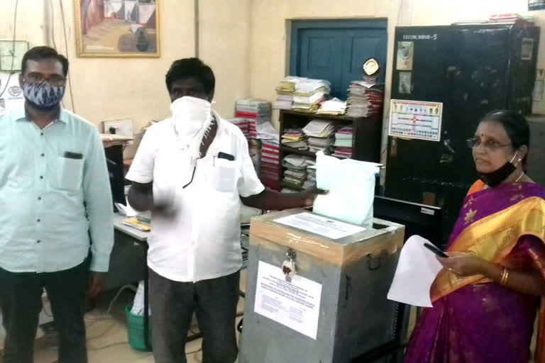 transport tender bid by lorry owners at mahabubnagar collector office