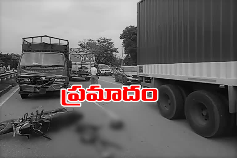 road accident at gandiguda in rangareddy district