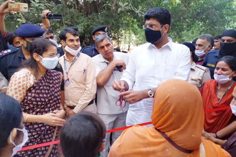 deputy cm dushyant chautala inaugurates skill booth in hisar