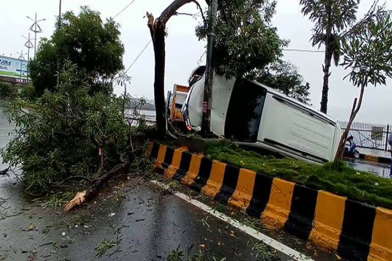 road accident at tankband in hyderabad