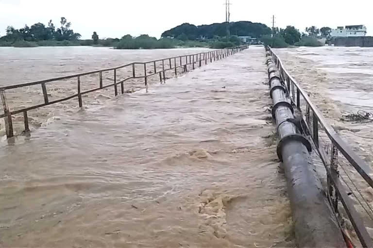 heavy flow to kundhu  river