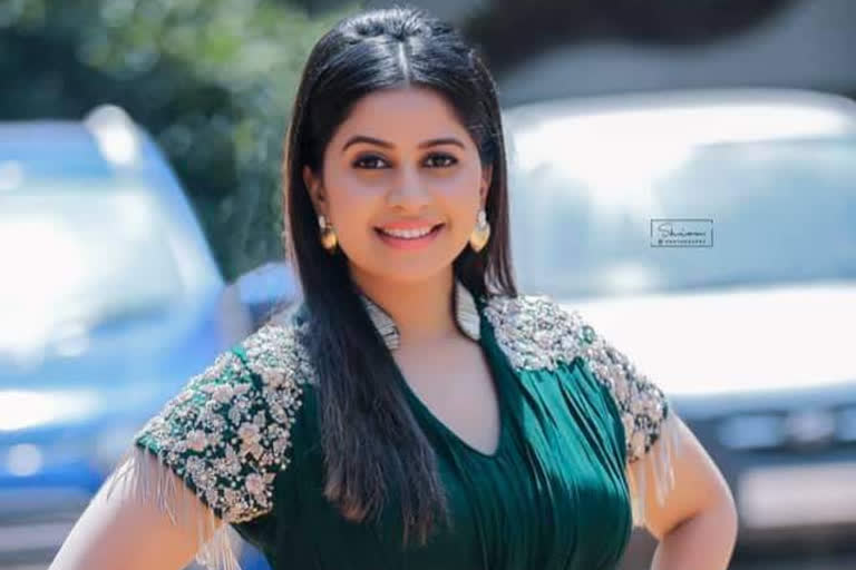 Anchor Anushree Dingi