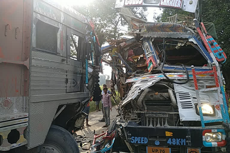 Two trucks collide in Amarpatan, 4 people injured