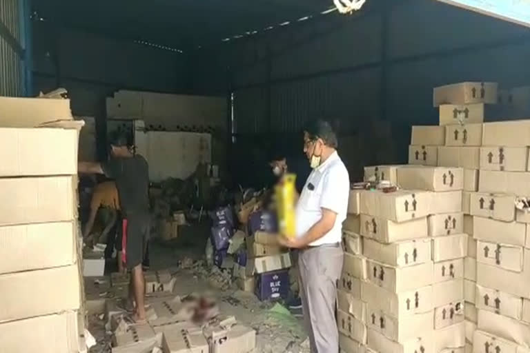 police caught illegal Liquor warehouse in ambala