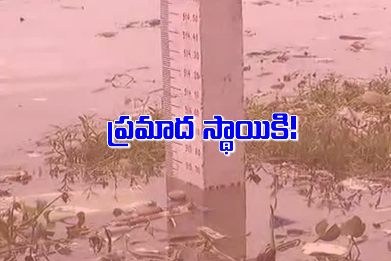 hussain-sagar-near-full-water-level-in-hyderabad