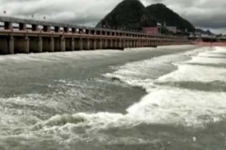 flood water coming to prakasam barrage