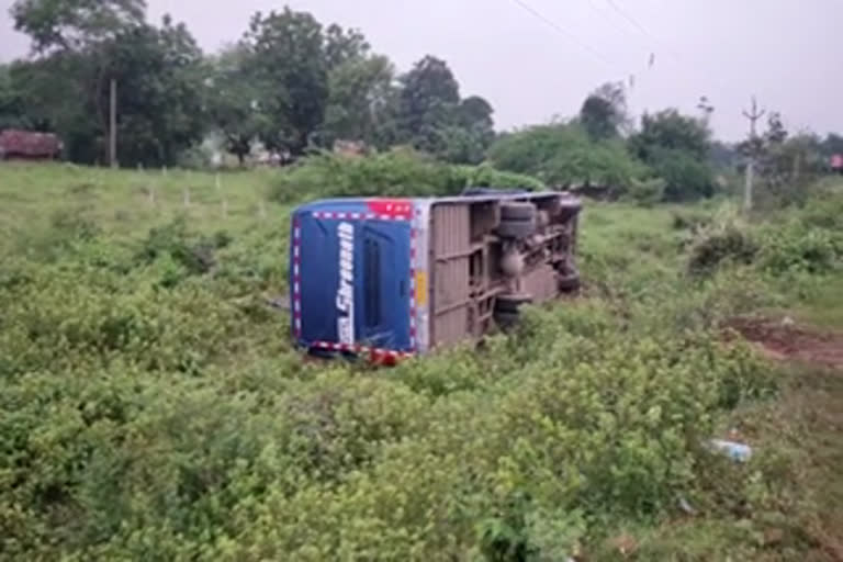 A private bus with Migrant workers from UP met with an accident near Godhra