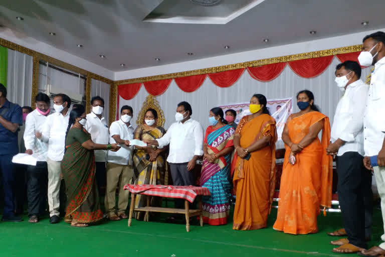 kalyana-laxmi-cheques-distribution-by-mla-aruri-ramesh-in-warangal-rural-district