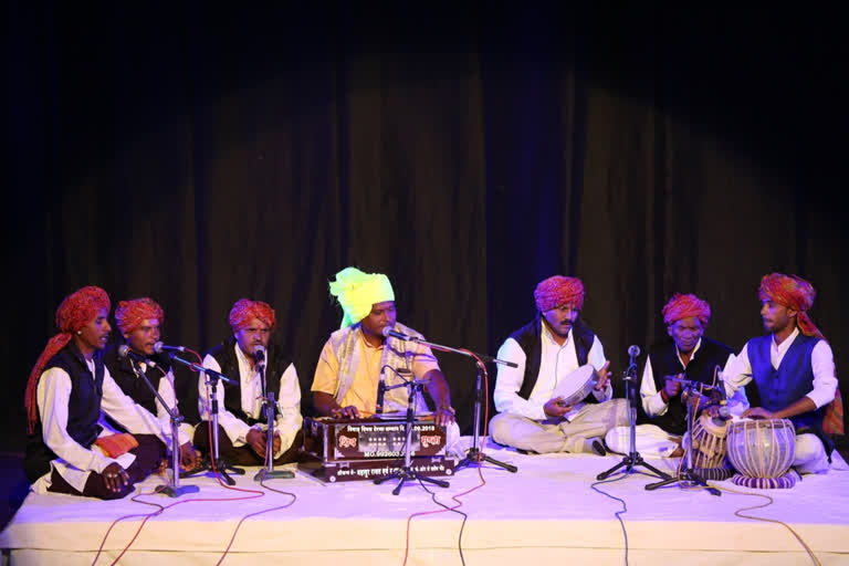 Presentation of 'Nimari Folk Singing' at the Tribal Museum in the series of traditional music 'Uttarayadhi'