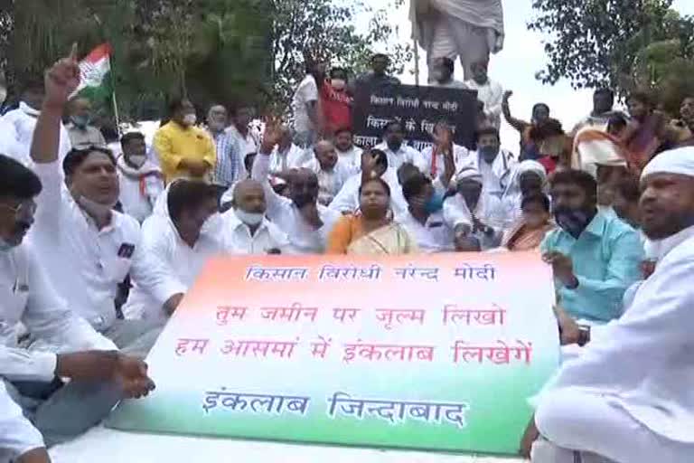 violation of social distancing by congress in ranchi