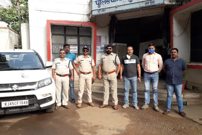 Police arrested a member of the interstate thief gang who carried out robbery of Rs 5 lakh from