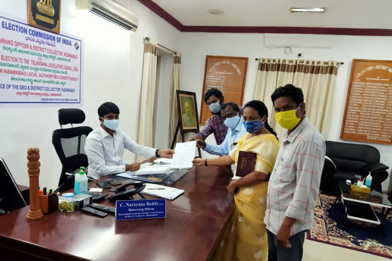 field assistants protest in front of nizamabad collectorate