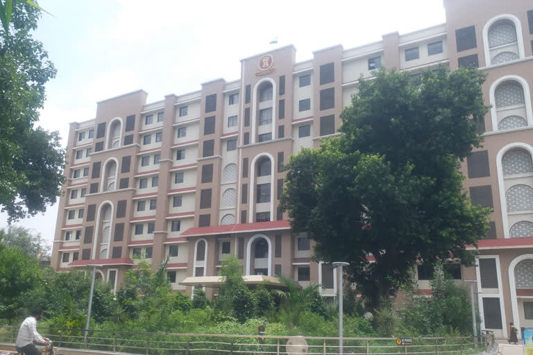 ahemdabad city court