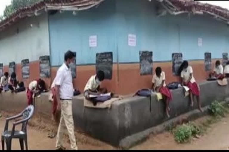 Teachers in Jharkhand's Dumka turn village into classroom