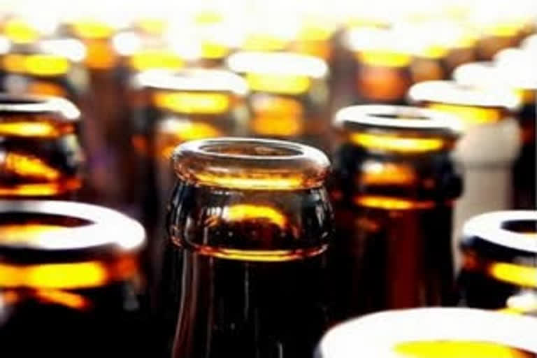 Three persons in critical condition after consuming alcohol in Idukki Chithirapuram  critical condition after consuming alcoholട  Three persons in critical condition  alcohol consuming  മദ്യം കഴിച്ച മൂന്ന് പേർ ഗുരുതരാവസ്ഥയിൽ  ഇടുക്കി ചിത്തിരപുരം