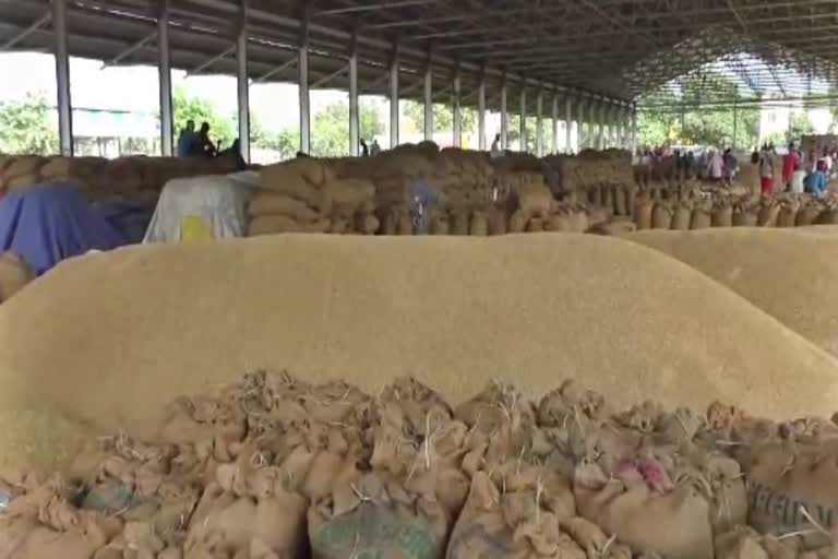 uttar pradesh farmers selling there grain in haryana after new farm law