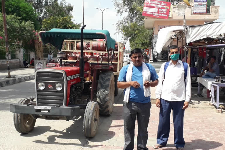 Neemkathana news, Neemkathana police, gas agency vehicle