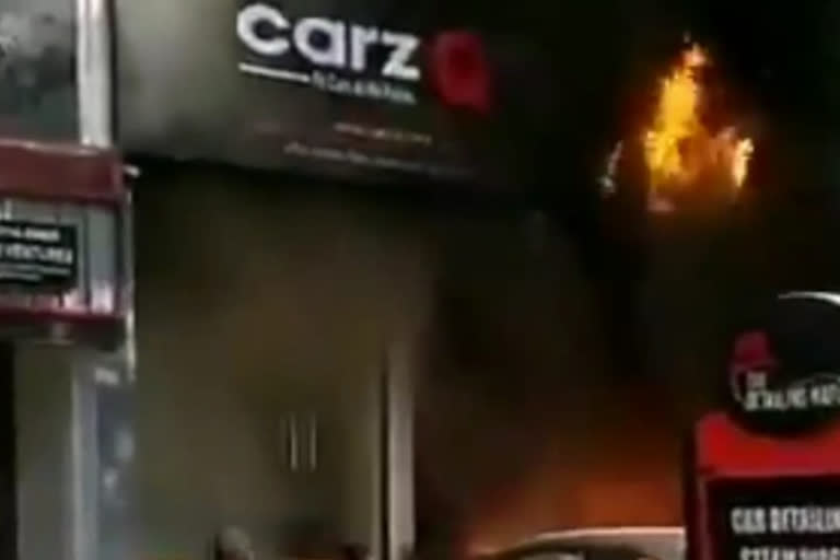 Fierce fire in car accessories shop in ghaziabad