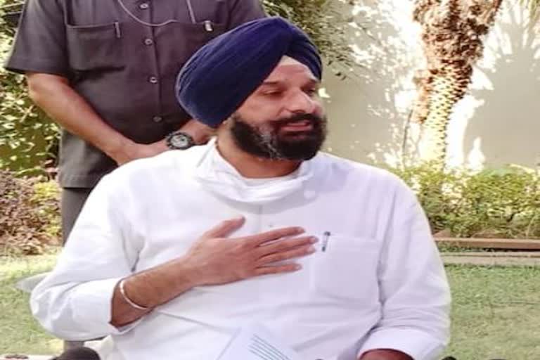 Majithia's verbal attack on CM Captain