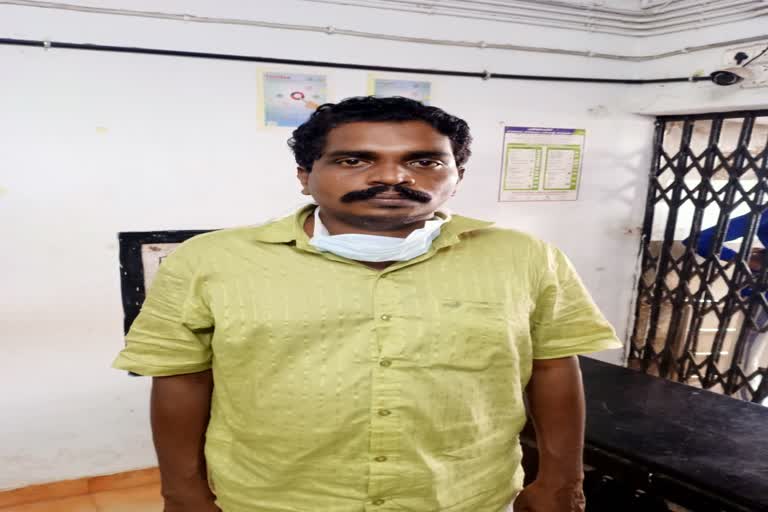 Tuition teacher arrested for giving beedi to students  വിദ്യാർഥികൾക്ക് ലഹരി മരുന്ന് കലർത്തിയ ബീഡി നൽകിയ ട്യൂഷൻ അധ്യാപകൻ അറസ്റ്റിൽ  ലഹരി മരുന്ന് കലർത്തിയ ബീഡി നൽകി  ട്യൂഷൻ അധ്യാപകൻ അറസ്റ്റിൽ  Tuition teacher arrested