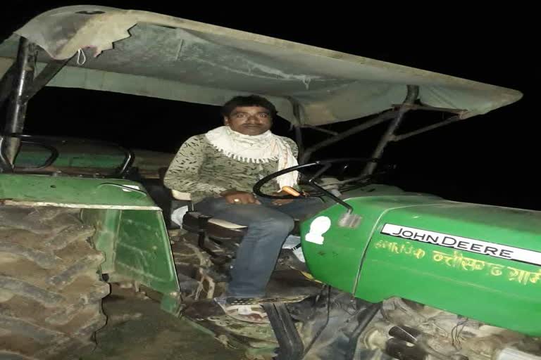 korba-police-sized-tractor-while-transporting-illegally-sand