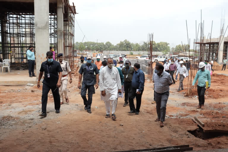 PWD minister tamradhwaj sahu inspects the construction work in raipur