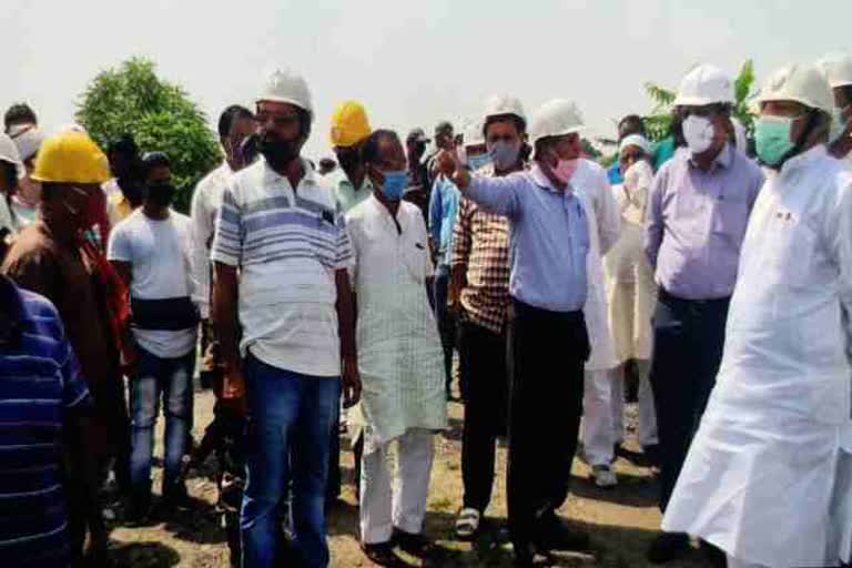 mp-and-cmd-reviewe-rajhara-colliery-in-palamu