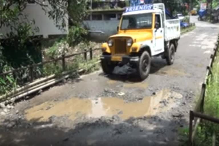 ദേവിയാര്‍ കോളനി റോഡ്  പരാതിയുമായി നാട്ടുകാർ  ഇടുക്കി  Deviyar Colony Road