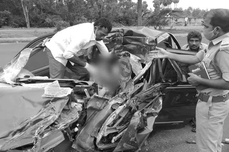 two members dead in road accident