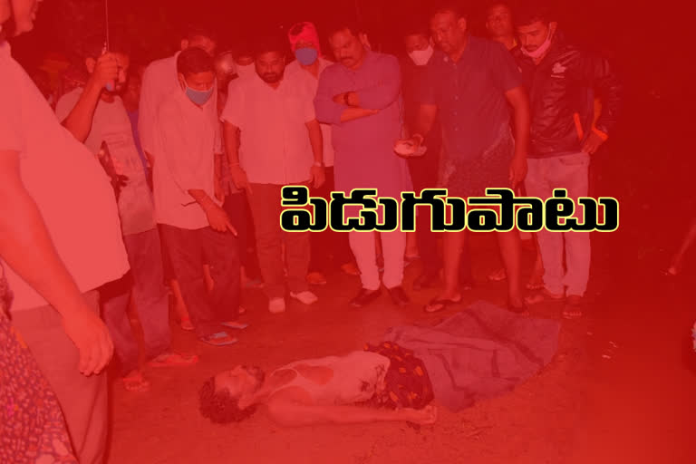 geetha worker died of lightning strike in karimnagar district