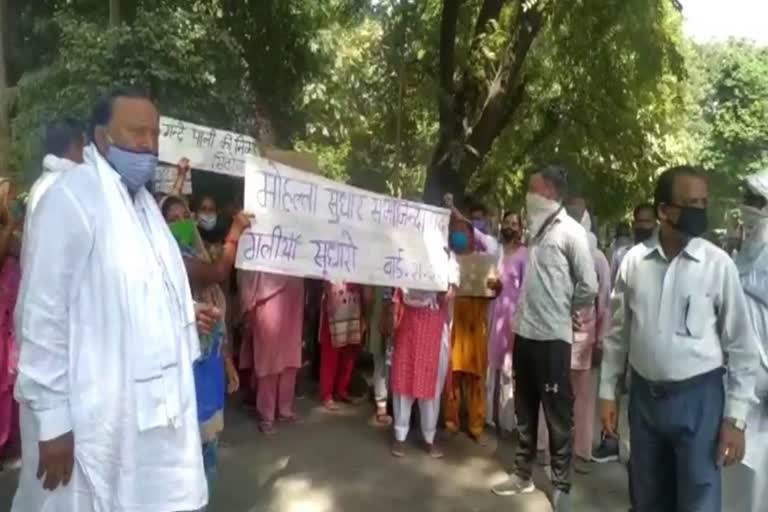 protest over water and sewer problem in Yamunanagar