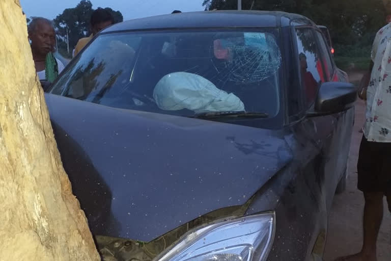 one mam died and 3 injured in road accident in kawardha